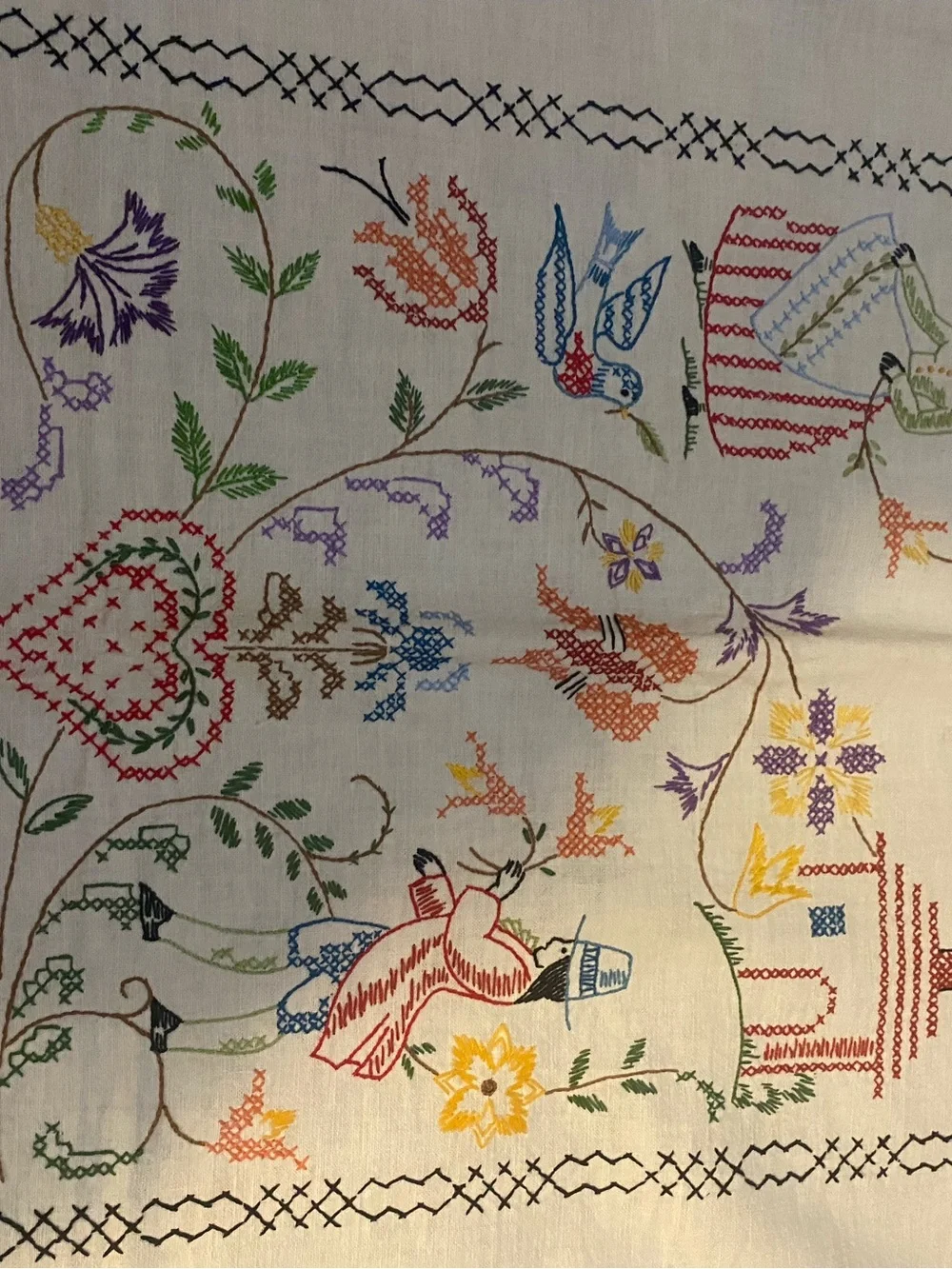 Embroidered White Tablecloth with Americana Motif 48”x 62”